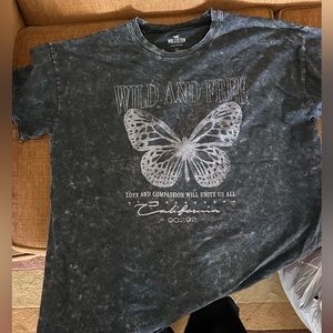 Men’s Hollister shirt